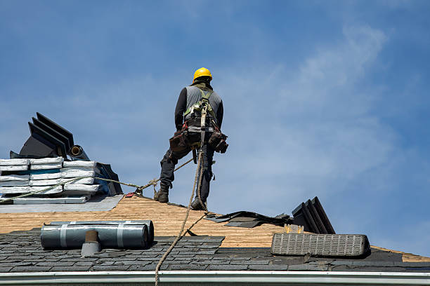 Professional Roof Replacement technician working in Hagerstown, IN